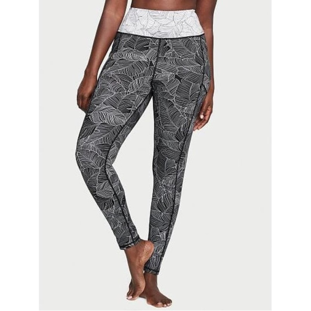 Victoria’s Secret On Point Leggings Women’s Size 8 Black/white Leaf Pattern